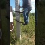 How to climb a concrete pillar without claws?
