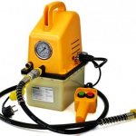 Portable oil station with electric drive for repair work