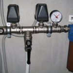 Well pump control system: dry running relay on the left, pump on/off sensor on the right