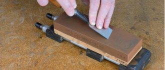 Sharpening a straight chisel
